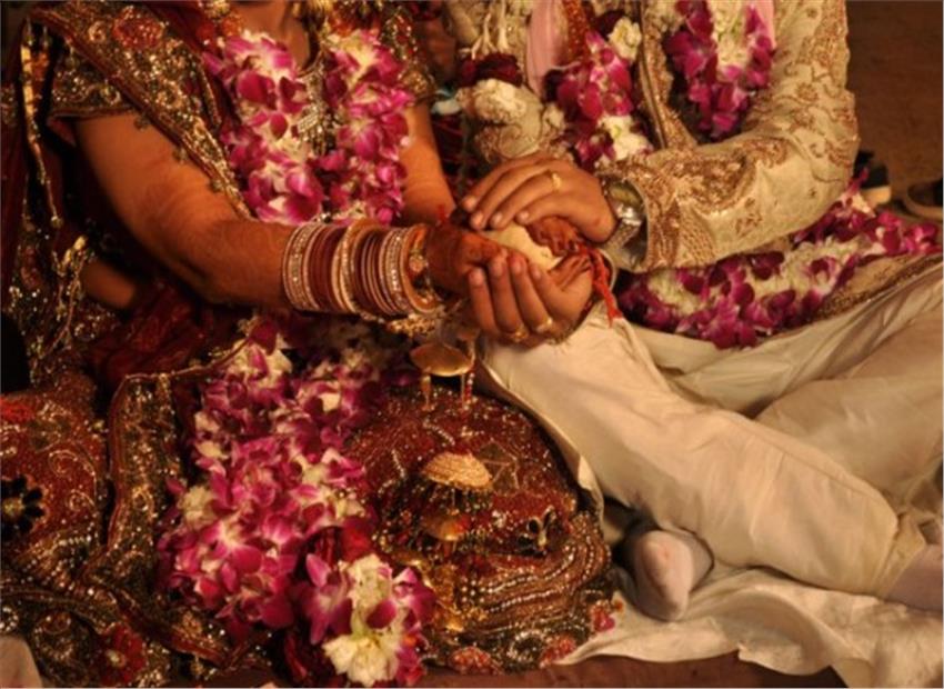 lovemarriagesbannedatkarimnagartemple